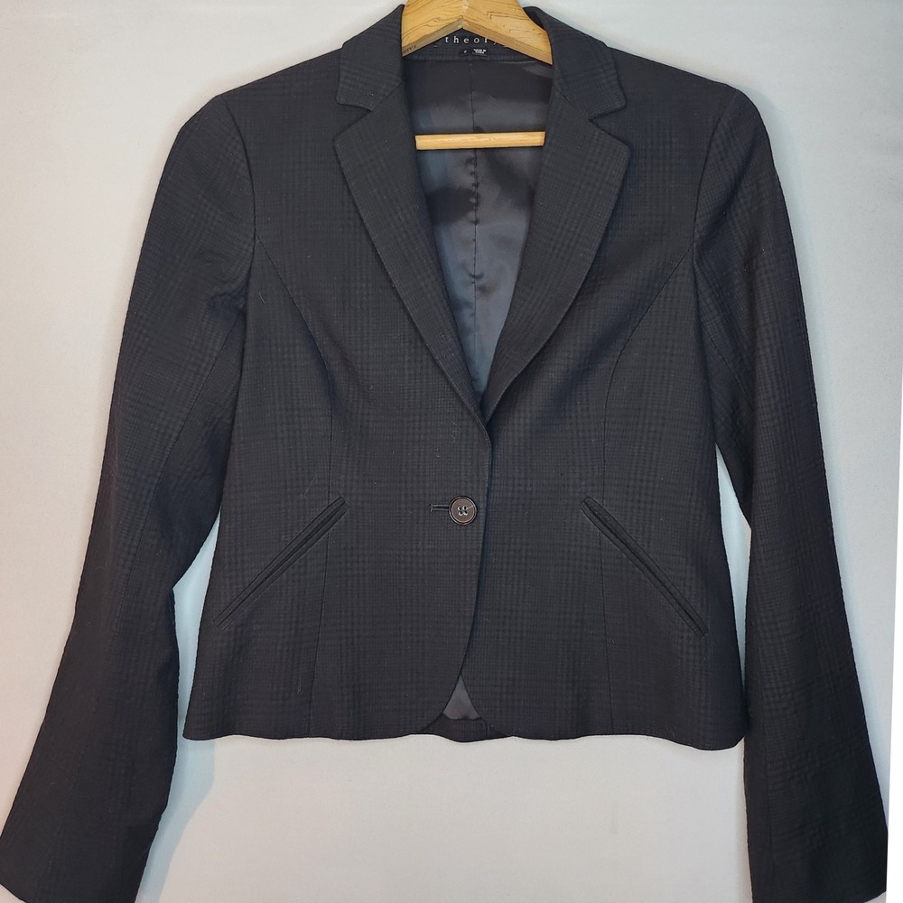 Theory Womans wool blend black plaid   blazer‎ Size 8 Slit Pockets single Button